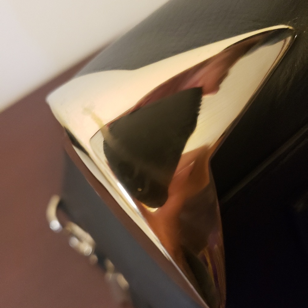 Rare Givenchy Antigona (Medium) with gold accents - Picture 8 of 8